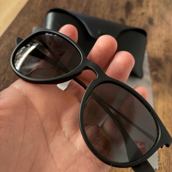 Ray-Ban Classic Black Sunglasses